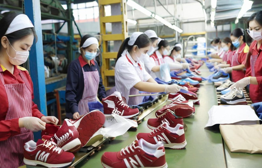 How Chinese Safety Footwear Manufacturers Craft Impenetrable Puncture-Resistant Safety Shoes